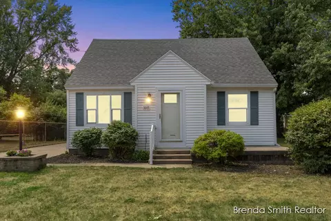 3845 Grape, Grand Rapids, MI 49525