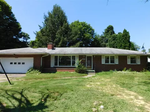 1202 Woodlawn, Albion, MI 49224