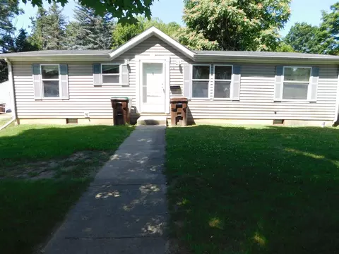 921 Hall, Albion, MI 49224