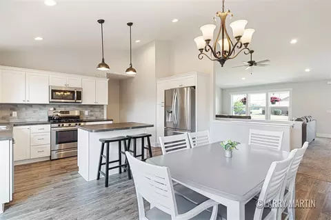 Dining - 11680 Everett, Allendale, MI 49401 photo 1 of 3