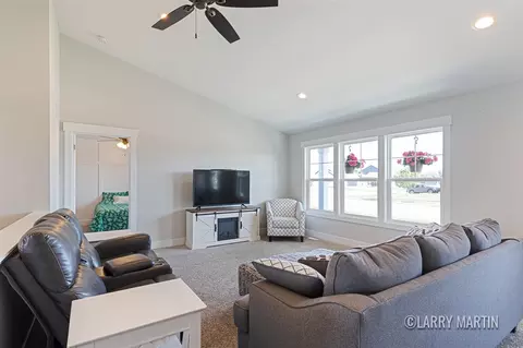 Living - 11680 Everett, Allendale, MI 49401 photo 2 of 4