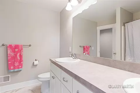 Bath - 11680 Everett, Allendale, MI 49401 photo 1 of 3