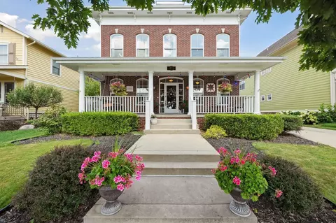 1713 Town Cmns, Howell, MI 48855