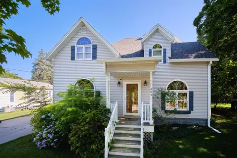 487 4th, Manistee, MI 49660
