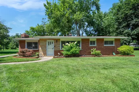60610 Marjorie Ann, South Lyon, MI 48178