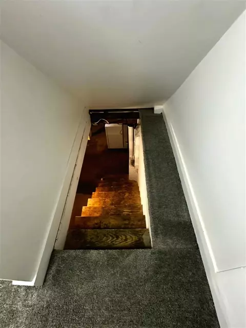 Entry Way - 941 Whitney, Jackson, MI 49202 photo 4 of 4