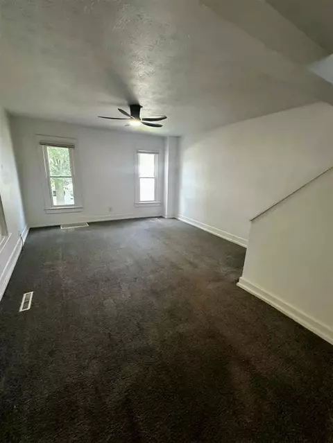 Living - 941 Whitney, Jackson, MI 49202 photo 1 of 6