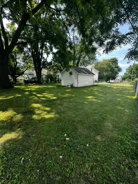 Exterior - 941 Whitney, Jackson, MI 49202 photo 9 of 12