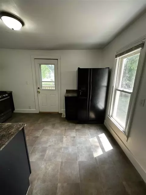 Kitchen - 941 Whitney, Jackson, MI 49202 photo 1 of 5