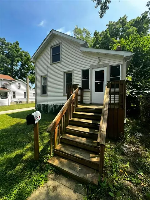 Exterior - 941 Whitney, Jackson, MI 49202 photo 1 of 12
