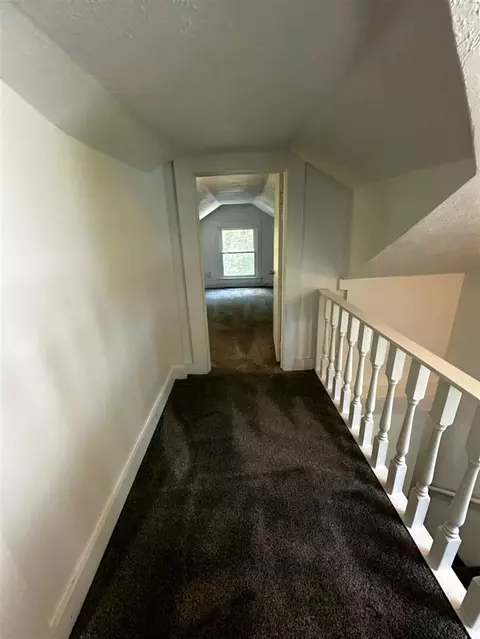 Entry Way - 941 Whitney, Jackson, MI 49202 photo 3 of 4