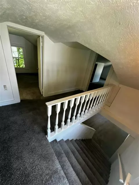 Entry Way - 941 Whitney, Jackson, MI 49202 photo 2 of 4