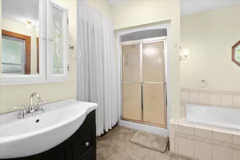 Bath - 404 E Main, Carson City, MI 48811 photo 3 of 5