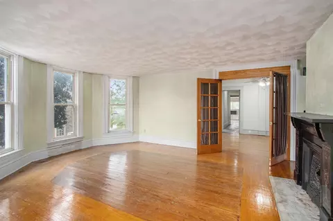 Living - 118 N Main, Three Rivers, MI 49093 photo 2 of 4