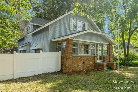 814 Harding, Grand Rapids, MI 49544