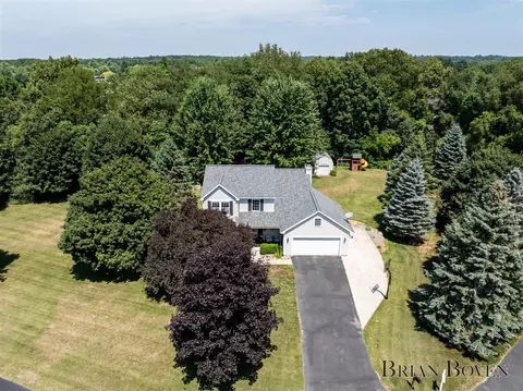 5299 Rainbow Rdg, Rockford, MI 49341