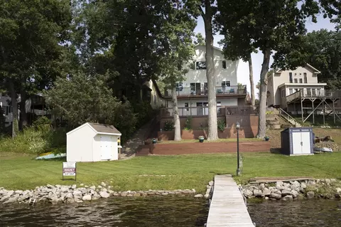 15095 Barton Lk, Vicksburg, MI 49097