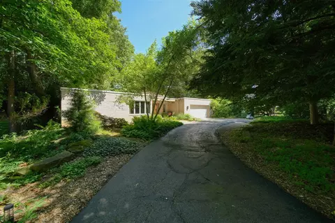 1360 W Kathmar, Jackson, MI 49203 photo 2