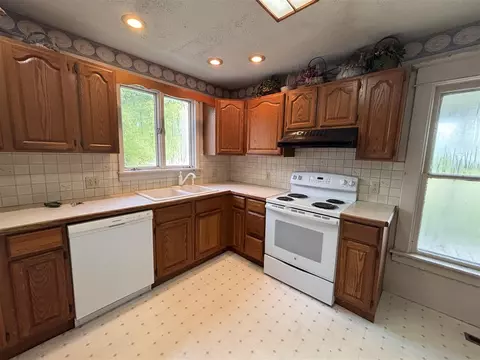 Kitchen - 5607 W Stanton, Stanton, MI 48888 photo 2 of 3