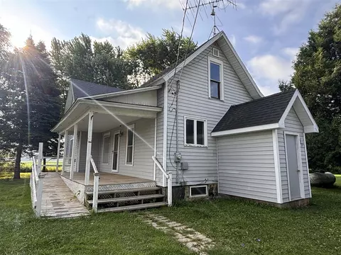 Exterior - 5607 W Stanton, Stanton, MI 48888 photo 3 of 9