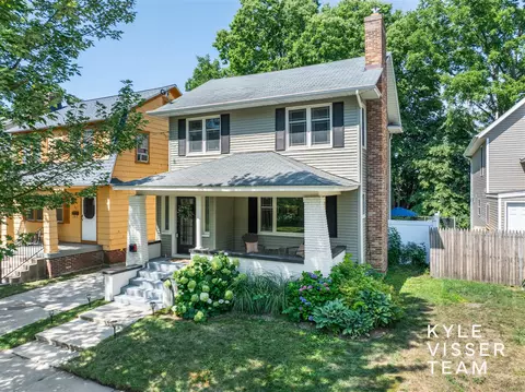 709 Gladstone, East Grand Rapids, MI 49506