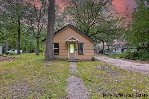 2813 Wood, Muskegon, MI 49444