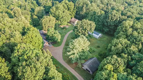 9308 W Guernsey Lake Rd, Delton, MI 49046