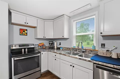 Kitchen - 23034 River Run, Mendon, MI 49072 photo 2 of 3