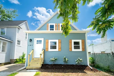107 E Congress, Belding, MI 48809 photo 5