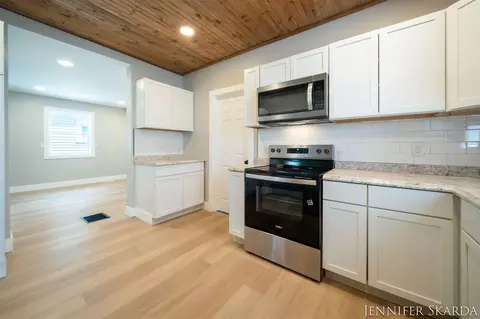107 E Congress, Belding, MI 48809 photo 21