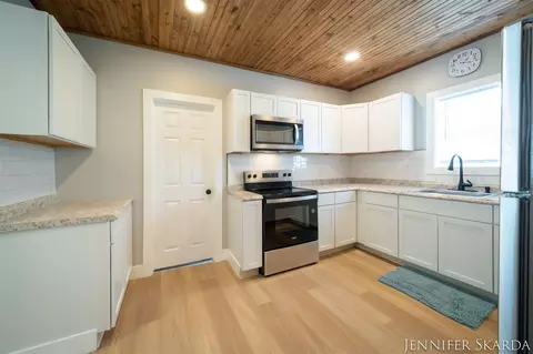 107 E Congress, Belding, MI 48809 photo 17