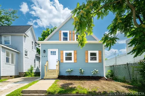 107 E Congress, Belding, MI 48809 photo 4