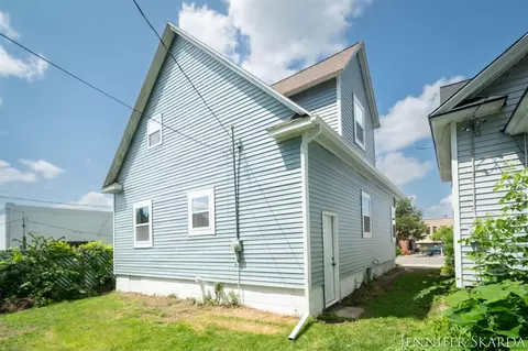 107 E Congress, Belding, MI 48809 photo 51