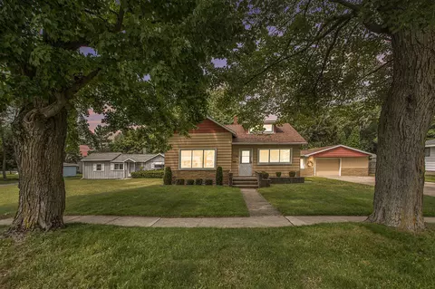 1106 22nd, Manistee, MI 49660