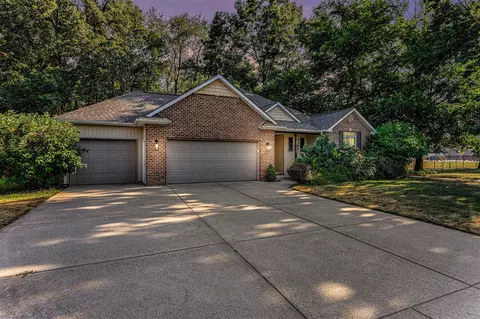 2140 Austin Shrs, Portage, MI 49002
