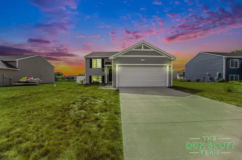 227 Sweet Mdw, Kent City, MI 49330