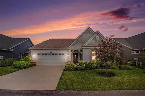 3001 Isle Grand #3, Belmont, MI 49306