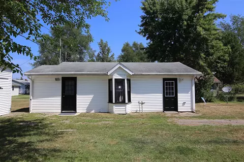 Exterior - 643 S Grant, Three Rivers, MI 49093 photo 2 of 10