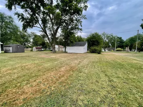 Exterior - 643 S Grant, Three Rivers, MI 49093 photo 9 of 10