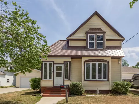 213 Prospect, South Haven, MI 49090