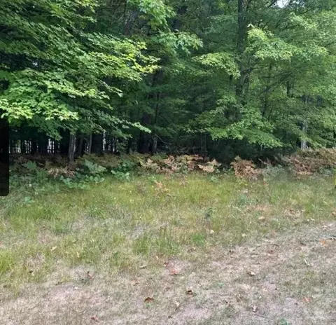 7250 Oak Mdw, Twin Lake, MI 49457