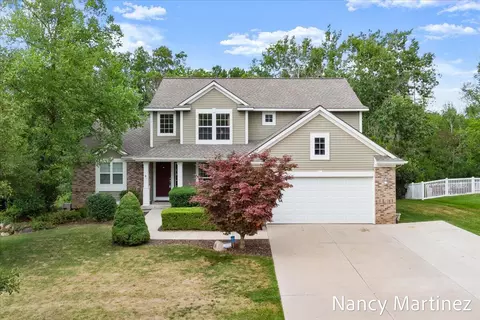 2869 N Saddle Rdg, Rockford, MI 49341