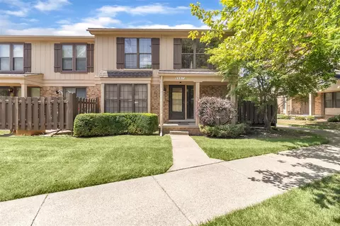 8667 Edgewater UNIT 1, Warren, MI 48093