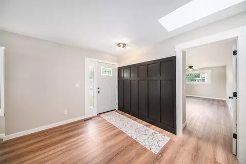 Entry Way - 1945 Cooper, Jackson, MI 49202 photo 1 of 5