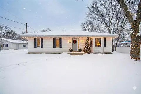 1945 Cooper, Jackson, MI 49202