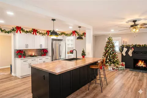Kitchen - 1945 Cooper, Jackson, MI 49202 photo 1 of 2