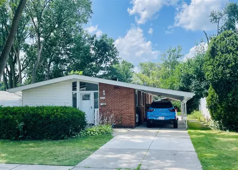 29773 Fairfax, Southfield, MI 48076