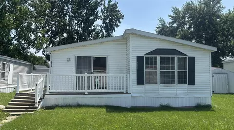 6913 Londal, Lansing, MI 48911