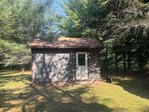 Exterior - 4222 N Spruce Ave, White Cloud, MI 49349 photo 4 of 9