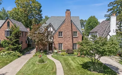 8286 Huntington, Huntington Woods, MI 48070